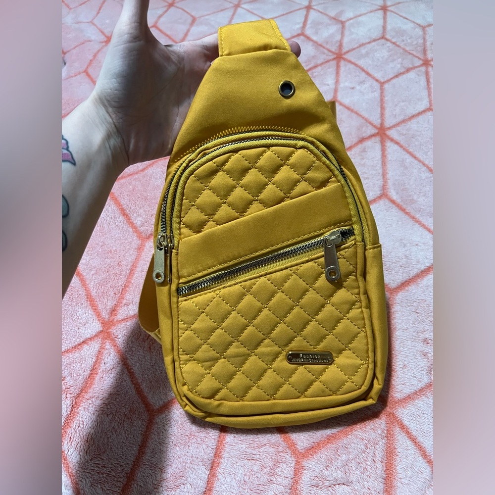 Quilted Nylon Sling Bag ✨NWOT✨